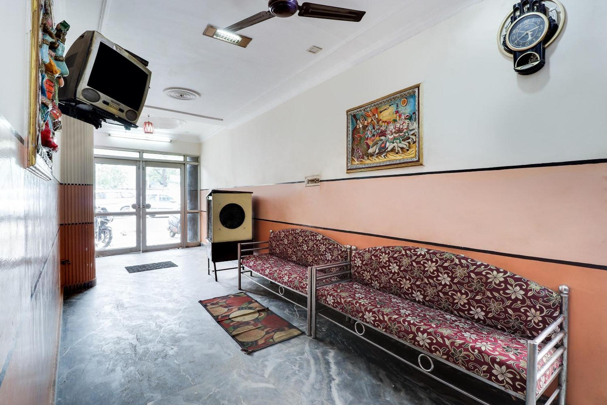 Bhairaun Ghāt Spot On 40076 Hotel Sunny מראה חיצוני תמונה
